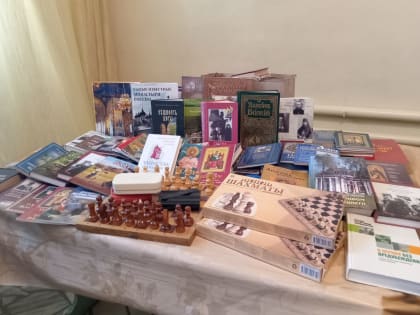 Успенский собор Орла передал заключенным более 300 книг