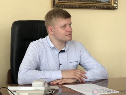 На вопросы орловцев ответил врач-кардиолог ООКБ Антон Карасёв