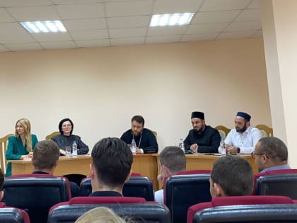 Орловские священники приняли участие в работе регионального молодежного форума «Российская идентичность»