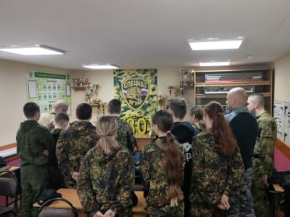 Сотрудники одела специального назначения «Ягуар» УФСИН России по Орловской области провели урок Мужества для школьников