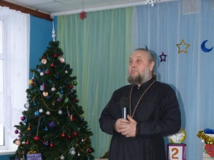 Воспитанники Кромской школы-интерната получили подарки от местного храма