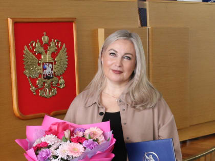 В Орловском областном суде юбиляра поздравили с днем рождения