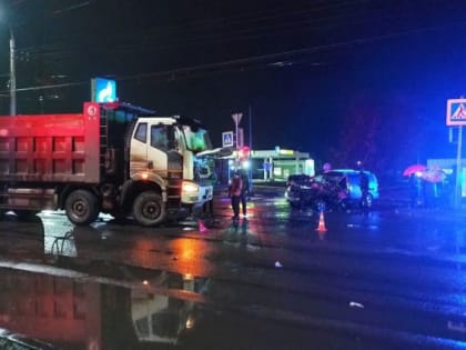 Жуткое ДТП с грузовиком и легковушками в Орле спровоцировало огромную пробку