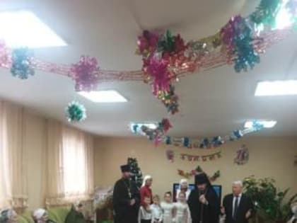 Танцевальный коллектив "Задоринка" принял участие в мероприятии, посвященном Рождеству Христову в Успенском доме-интернате