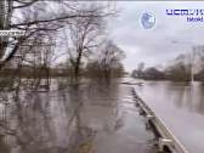 В Орле понижается уровень воды, иностранцы пытались сбыть в Орловской области крупную партию героина, а орловских росгвардейцев - участников СВО наградили медалями. Об этом и не то