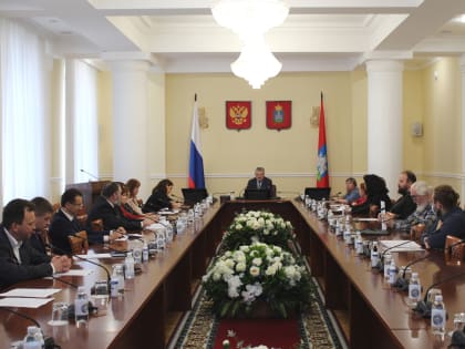 Священник принял участие в заседании областного Экспертного совета