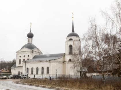 В Неделю по Богоявлении митрополит Тихон совершил Литургию и иерейскую хиротонию в Троицком храме Мценска