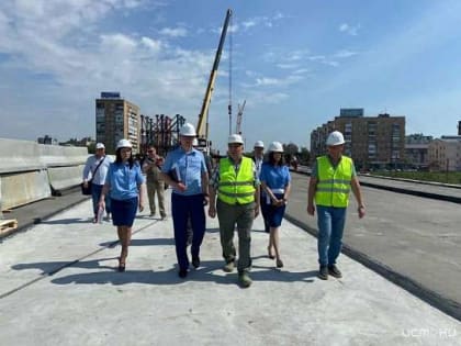 Рассказали о планах и показали некоторые наработки. Для представителей СМИ сегодня провели экскурсию по многострадальному Красному мосту