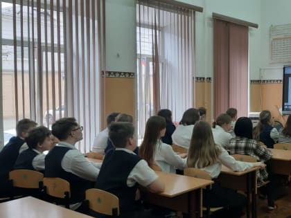 14.04 обучающиеся 8 "б" класса приняли участие в социально-образовательном проекте клуба Лидеров России "Эльбрус"