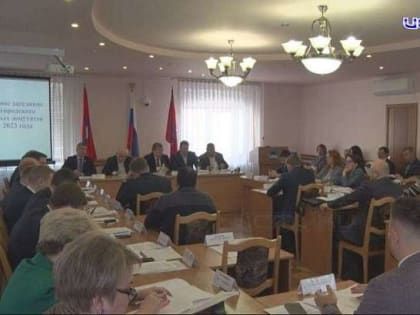 Для россиян День защитника отечества - еще один повод вспомнить о мужестве наших предков в годы Великой Отечественной войны. Депутаты орловского городского совета этот принцип разд