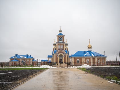 Владыка Тихон совершил Литургию и панихиду в храме в честь иконы Божией Матери «Спорительница хлебов»