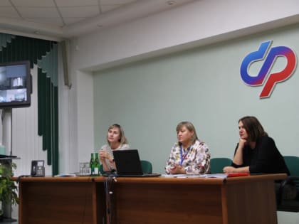 Орловские налоговики провели рабочую встречу со специалистами ОСФР по Орловской области