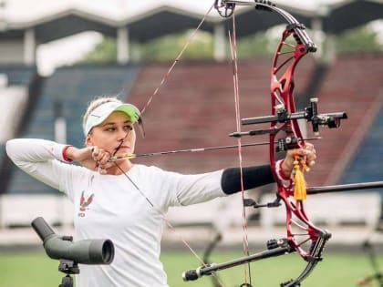 Хороша Маша - и наша: Орловчанка выиграла серебро на чемпионате России по стрельбе из блочного лука