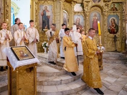 Первая архиерейская «детская» Литургия. ВИДЕО