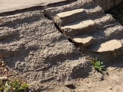 Лестницу в сквере Артиллеристов отремонтируют до конца ноября