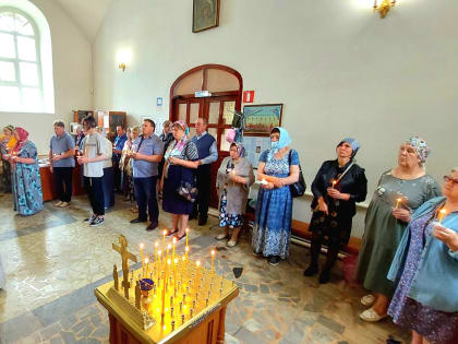 В селе Лаврово молились о жертвах страшного ДТП, произошедшего пять лет назад