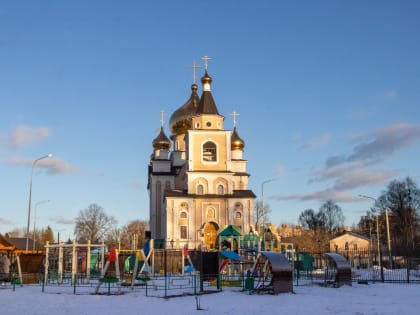 Владыка Тихон совершил повечерие с чтением канона прп. Андрея Критского в третий день Великого поста