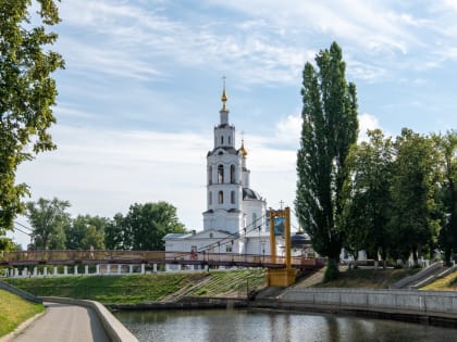 Митрополит Тихон совершил иерейскую хиротонию в Богоявленском соборе Орла