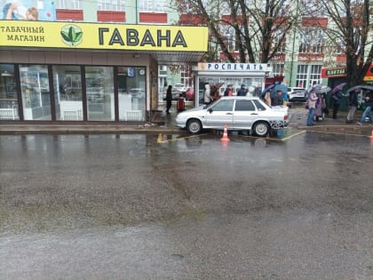 В Орле ищут очевидцев ДТП на Наугорском шоссе с наездом на пешехода на остановке