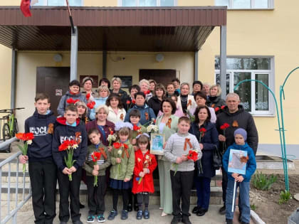 Возложение цветов к мемориалу Неизвестного солдата в с. Тросна