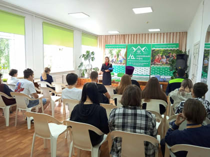 Священник поговорил с болховскими детьми и подростками о непроходящих христианских ценностях