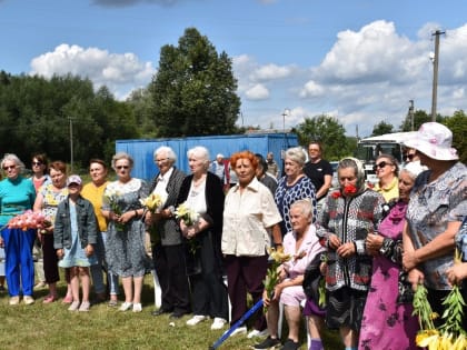 20 июля на братском захоронении в д. Апальково прошло торжественное мероприятие, приуроченное к освобождению Мценского района от немецко-фашистских захватчиков