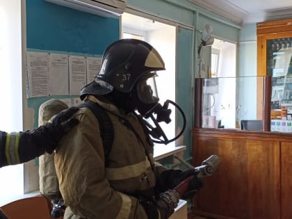 Огнеборцы провели пожарно-тактическое занятие на объекте здравоохранения