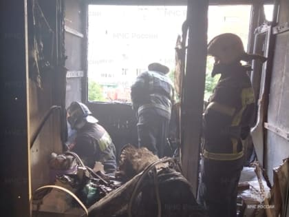 Орловские пожарные спасли мужчину и эвакуировали 5 человек