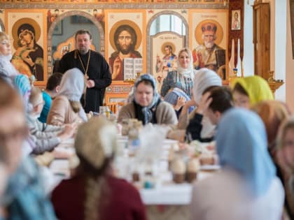 В Спасо-Преображенском соборе города Болхова прошел мастер-класс по пасхальной росписи деревянных яиц