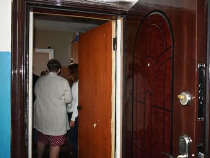 В Орле нетрезвый мужчина перепутал чужую квартиру со своей