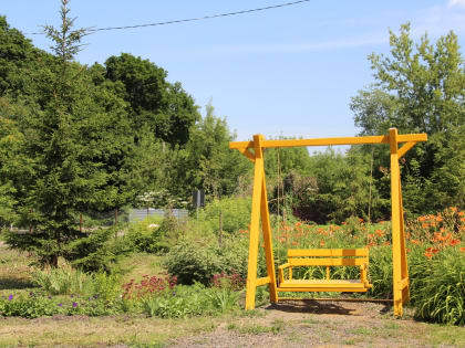 Оформление и содержание своих территорий.