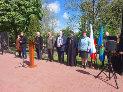 Священник поздравил жителей Мценска и Мценского района с Днем Победы