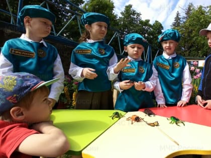 Безопасное лето: юные кадеты Спасарики делятся с малышами полезными знаниями