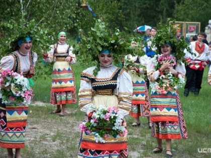 В Орловской области Троицкие хороводы в этом году пройдут в традиционном формате (0+)