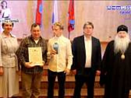 На малую родину приехал Геннадий Зюганов, 10 жителей Орловской области отправились служить в Кремлевский полк, а в регионе число жертв от укусов клещей близится к 1000. Об этом и н