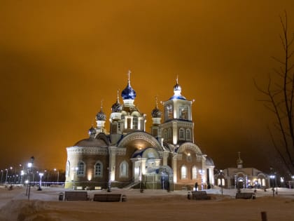 В день памяти преподобного Серафима Саровского митрополит Тихон совершил Литургию в «Орловском Колосе»