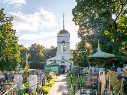 В праздник Усекновения главы Иоанна Предтечи Владыка Тихон совершил Литургию в Иоанно-Крестительском храме Орла