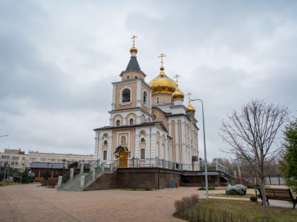 В канун Недели Марии Египетской Владыка Тихон совершил всенощное бдение в Казанском храме при Академии ФСО