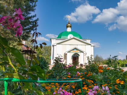 Преображенский храм села Лаврово отмечает престольный праздник и 30-летие возрождения богослужебной жизни