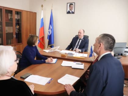 «Единая Россия» продолжает декаду приемов граждан