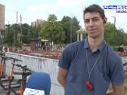 Мобильное и удобное средство передвижения - электросамокат. Но удобно ли оно окружающим, а не водителю этого современного чуда техники? Сотрудники ГИБДД напоминали правила езды на 