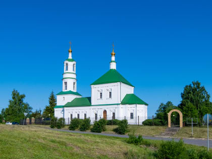 В день Пятидесятницы Владыка Тихон совершил Литургию в Троицком храме во Льгове
