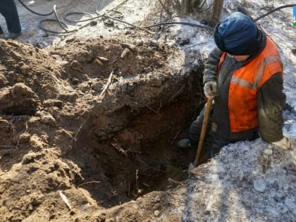 В Заводском районе продолжаются работы по замене троллейбусной контактной сети