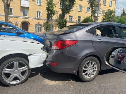 В Железнодорожном районе Орла произошло массовое ДТП с участием четырёх машин