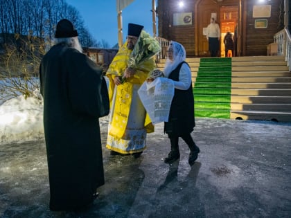 В Неделю 29-ю по Пятидесятнице Владыка Тихон совершил Литургию в Казанском храме поселка Стрелецкий