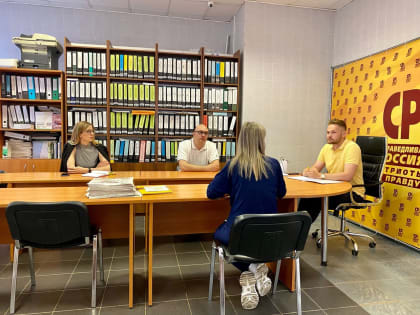 Руслан Перелыгин встретился с женой участника СВО, уволенной с должности завкафедрой в ОГАУ