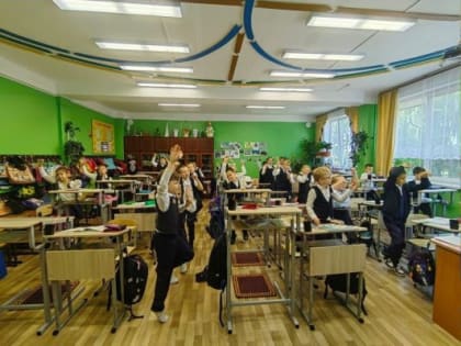 Учитель орловской школы вернула в учебный процесс забытую методику сохранения осанки и зрения