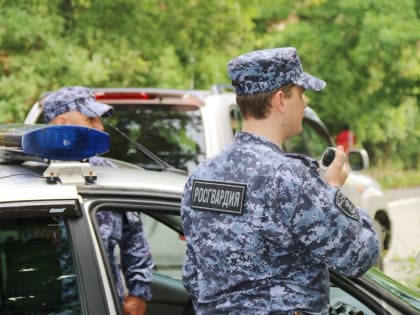 В Орле росгвардейцы защитили отца от агрессии сына