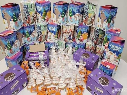 Орловский храм передал рождественские подарки для маленьких пациентов детской больницы