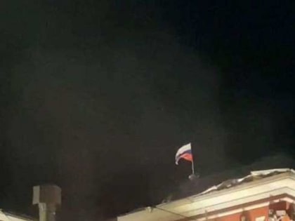 В Курске на здание вокзала упал беспилотник